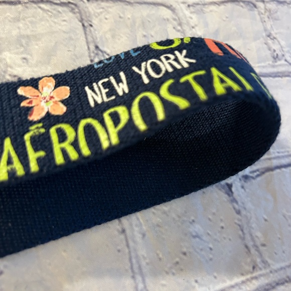 AEROPOSTALE 100% POLYESTER NAVY WITH GRAPHIC MULTI COLORS WOMENS BELT SIZE MED - Picture 4 of 10